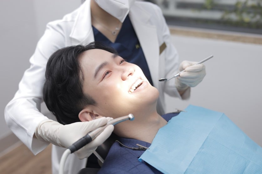 Trồng Răng Số 7 Hàm Trên/Dưới: So Sánh Chi Phí Phương Pháp