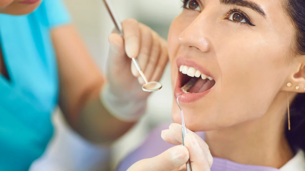 Bọc Răng Sứ Ê Buốt - Nguyên Nhân, Giải Pháp Tối Ưu