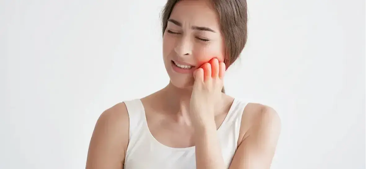 Niềng Răng Xong Vẫn Xấu - Khám Phá Nguyên Nhân và Giải Pháp Thực Tế