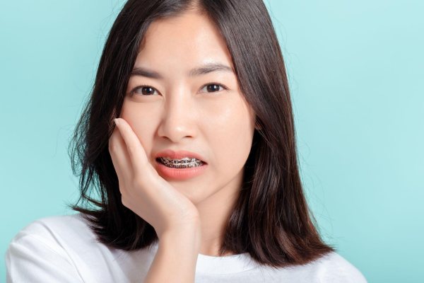 Niềng Răng Xong Vẫn Xấu - Khám Phá Nguyên Nhân và Giải Pháp Thực Tế