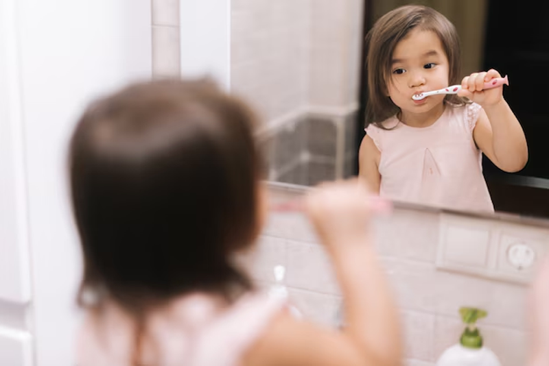 Ăn kem đánh răng có sao không? Tác hại và những điều cần biết