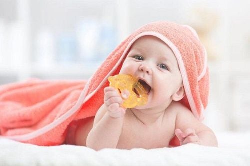 Trẻ mọc răng biếng ăn: Nguyên nhân và cách khắc phục hiệu quả
