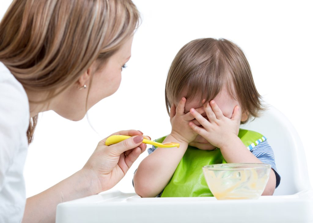Trẻ mọc răng biếng ăn: Nguyên nhân và cách khắc phục hiệu quả