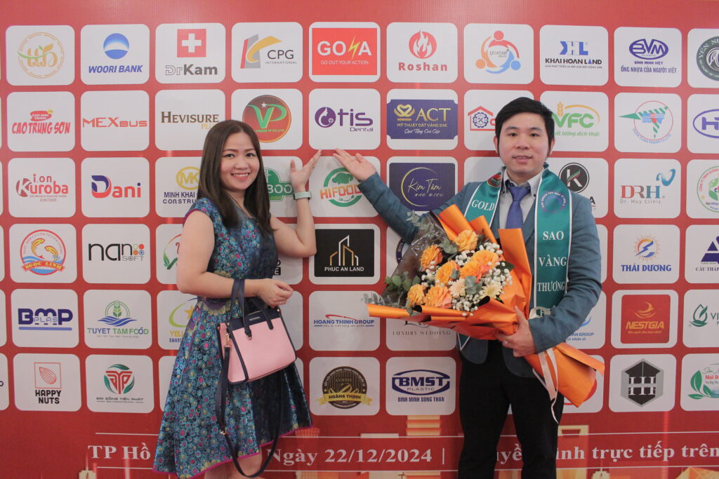 Nha Khoa Otis Dental nhận giải thưởng "Top 10 Sao Vàng Thương Hiệu Quốc Gia năm 2024" Khoảnh Khắc Tự Hào Khi Những Nỗ Lực Của Tập Thể Otis Dental Được Cộng Đồng Ghi Nhận.