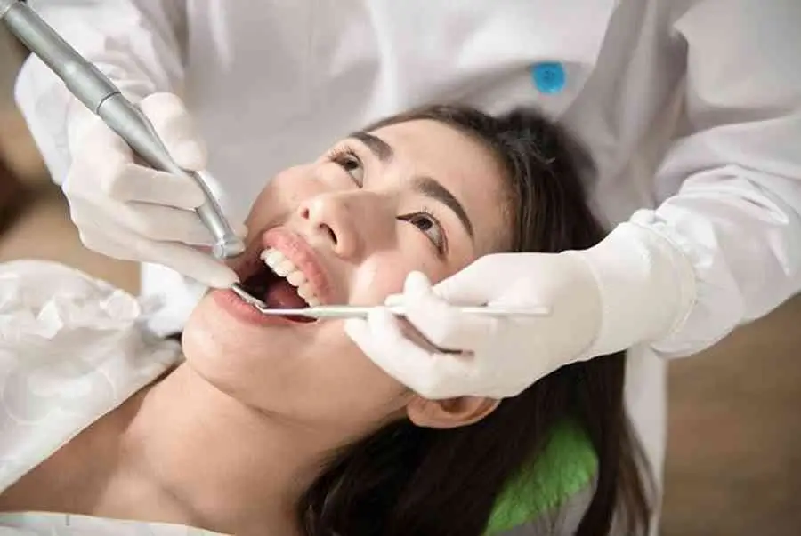 Thời điểm nhổ răng phù hợp nhất là khi nào? Tại Sao Buổi Sáng Lại Là Thời Điểm Vàng Để Nhổ Răng?