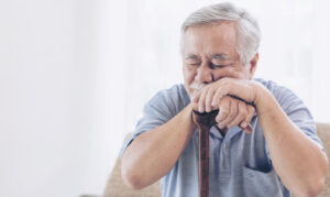 Người Già Có Nên Nhổ Răng